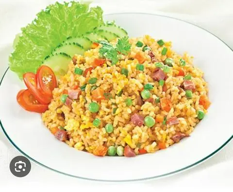 Hình ảnh Cơm chiên Dương châu + ức gà 