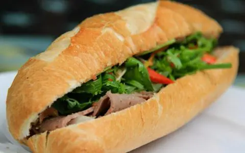 Hình ảnh Bánh mì chả bò