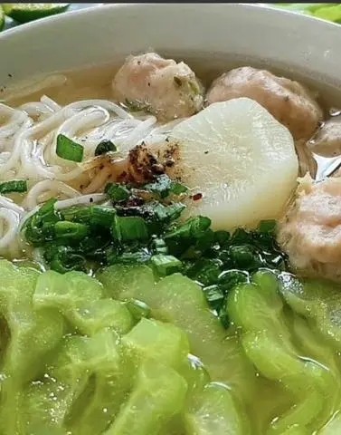 Hình ảnh Bún cá thác lác hấp khổ qua 
