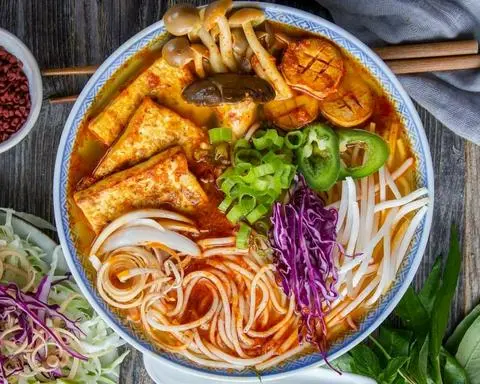Hình ảnh bún bò huế chay