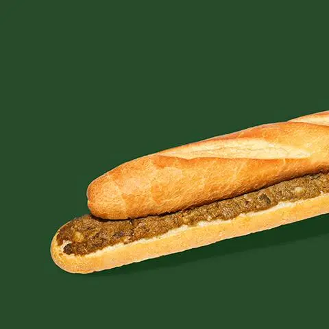 Hình ảnh Bánh mì que pate truyền thống
