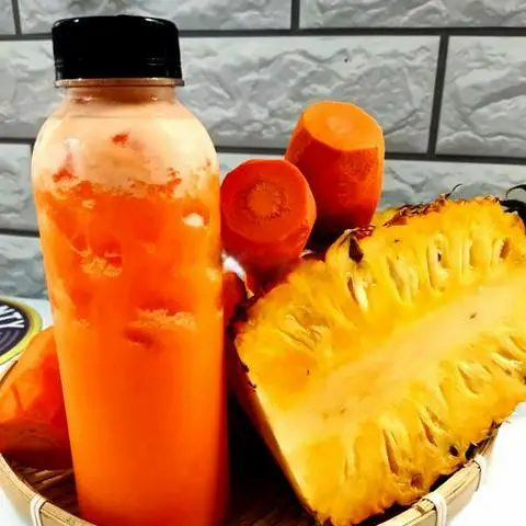 Hình ảnh Nước Ép Thơm+Cà Rốt (Chai330ml)