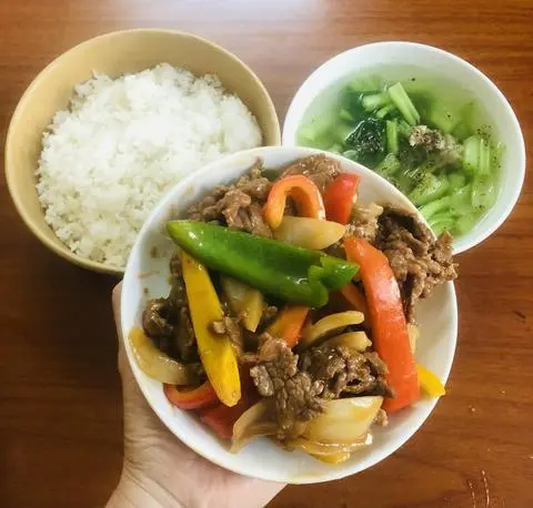 Hình ảnh Cơm Rang Ớt Chuông Xào Bò Đặc Biệt ( Hạt Mềm )