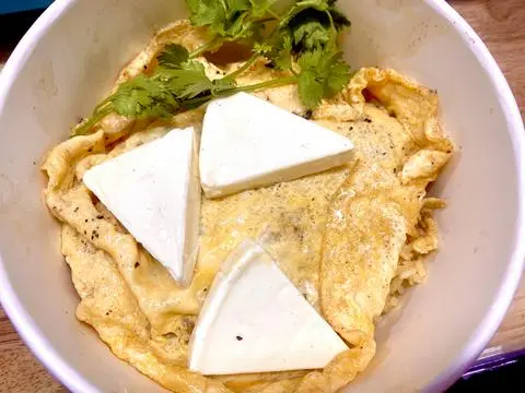 Hình ảnh Cơm Phô Mai Phủ Trứng 