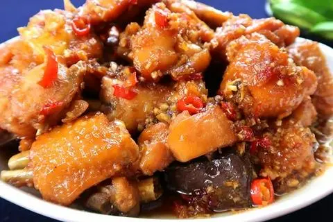 Hình ảnh Cơm gà tre kho sả ớt