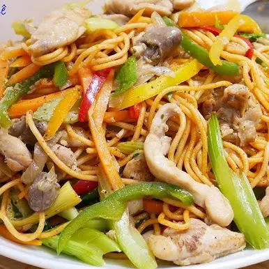 Hình ảnh Mì xào gà xé