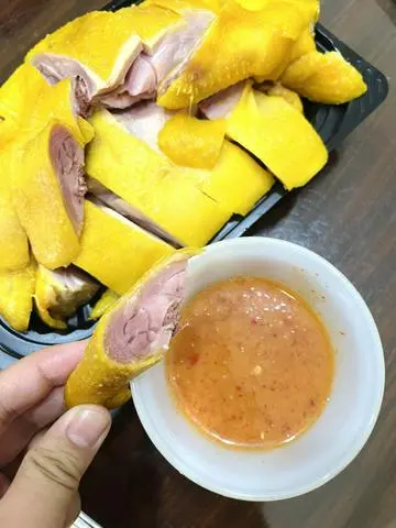 Hình ảnh 1/2 Con Gà Ủ Muối  - 1 Pepsi chai