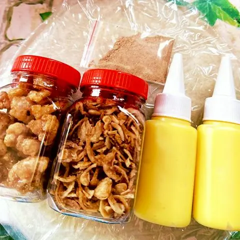 Hình ảnh combo 200gr bánh tráng tròn phơi sương,muối sặc,2bơ, tóp mỡ, hành phi,tắc