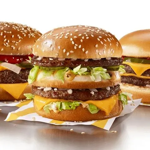 Hình ảnh hamburger bò + ốp La + phô mai 