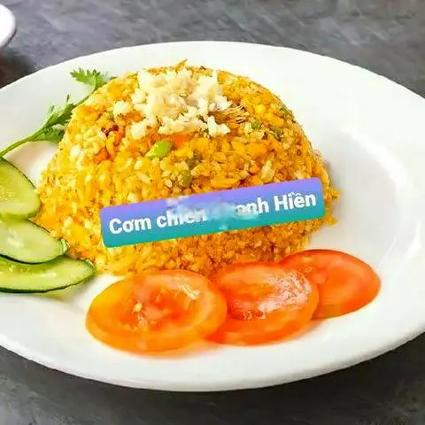 Hình ảnh Cơm chiên tỏi trứng - xúc xích thêm