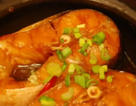 Hình ảnh cơm cá hú kho tiêu