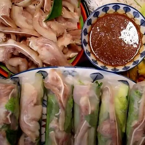 Hình ảnh Gỏi Cuốn Tai Heo