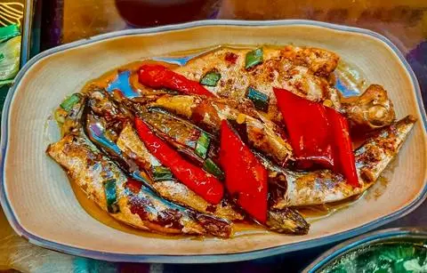 Hình ảnh Cơm Cá Nục Kho Tiêu