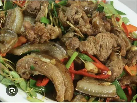 Hình ảnh Heo rừng xào xả ớt/ củ hành