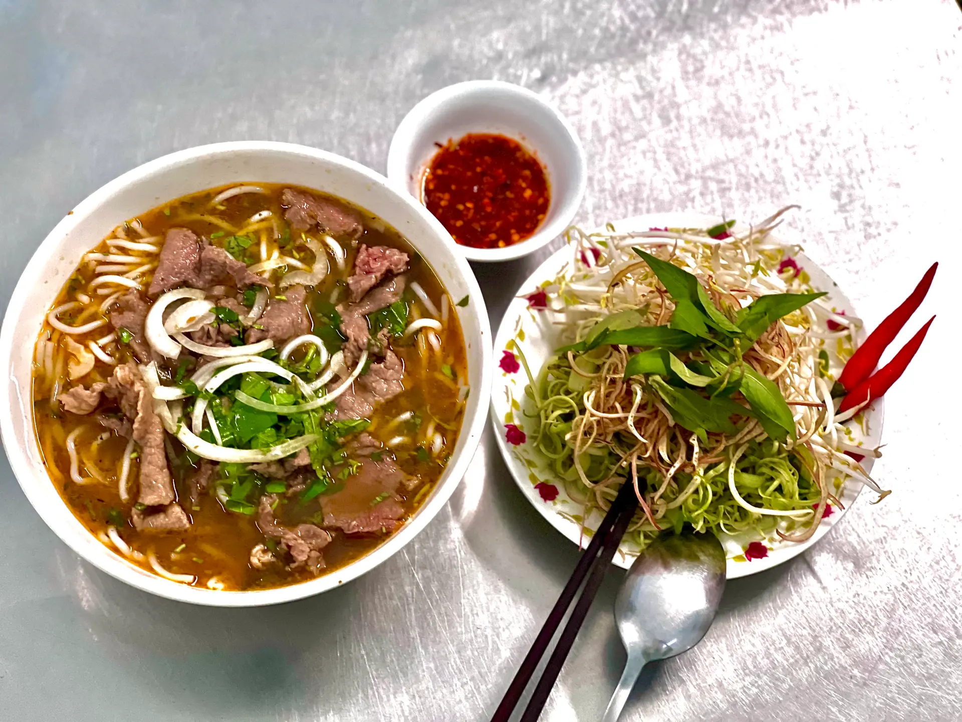 Hình ảnh Bún Bò Tái Bò Viên 