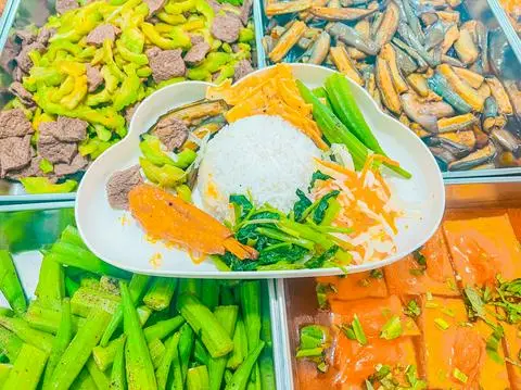 Hình ảnh cơm đùi gà xả