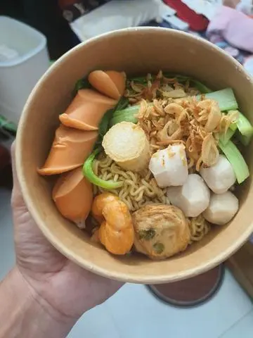 Hình ảnh Mì Trộn Cá Viên Thập Cẩm  Xúc Xích