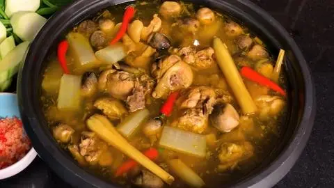 Hình ảnh Gà tre hầm sả