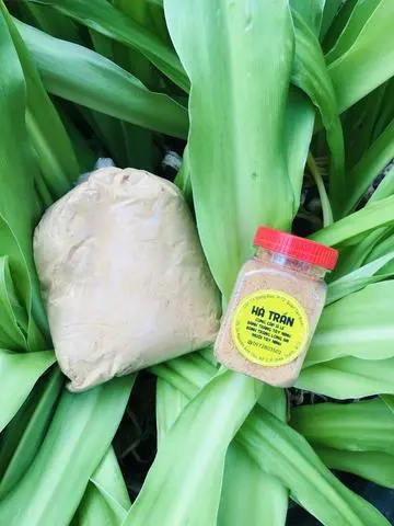 Hình ảnh Muối Nhiễn Cay ít hũ 100g