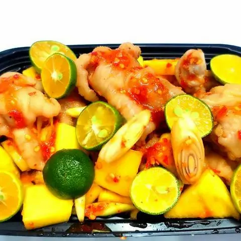 Hình ảnh Chân Gà Rút Xương Sốt Thái Lớn + sốt chấm