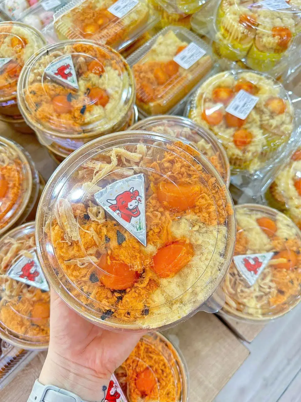 Hình ảnh Bông Lan Trứng Muối Tô Lớn