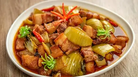 Hình ảnh Cơm thịt kho cải chua.
