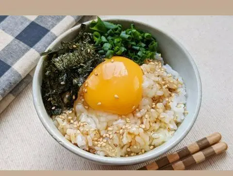 Hình ảnh Cơm nước tương với ốp la - 간장계란밥
