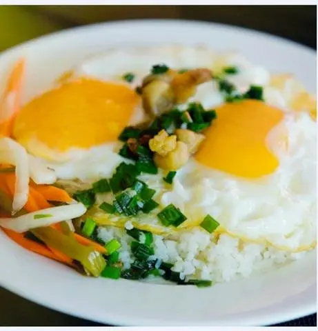 Hình ảnh Cơm Chả Hấp + Trứng ốp la