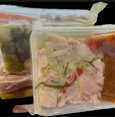 Hình ảnh Chân gà rút xương sốt thái