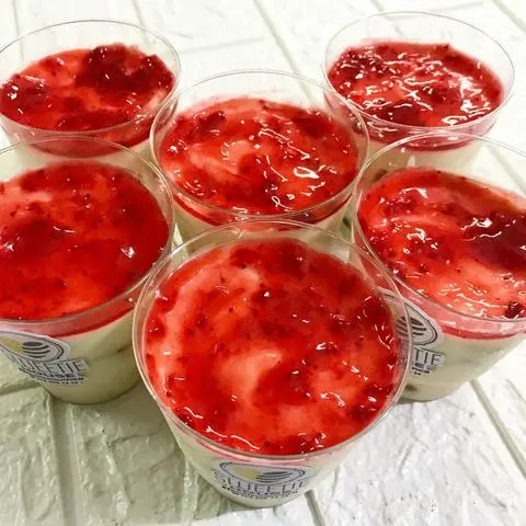 Hình ảnh Tiramisu vị dâu