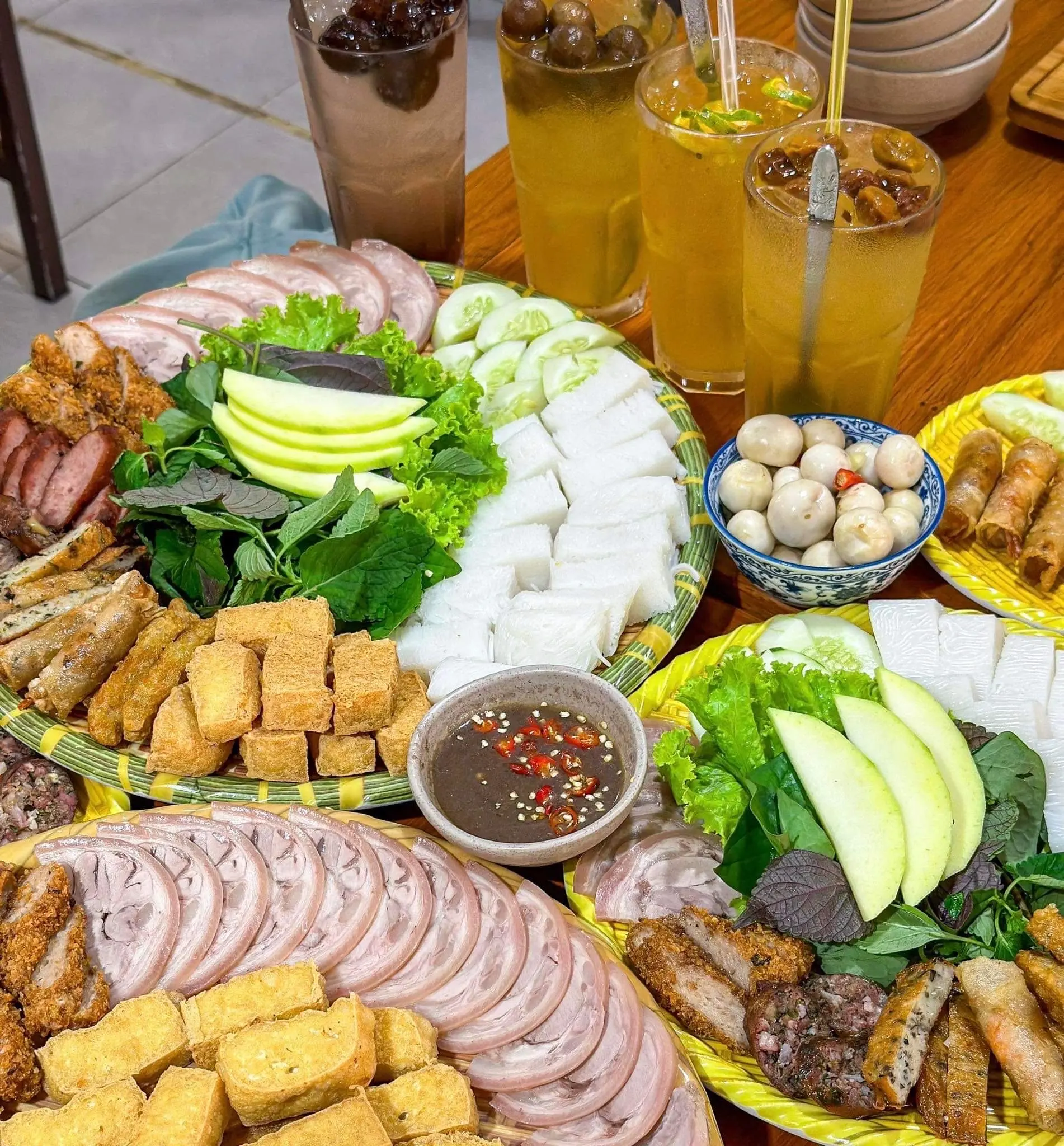 Hình ảnh Bún đậu thập cẩm 2 người