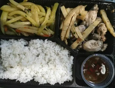 Hình ảnh Cơm ếch xào măng