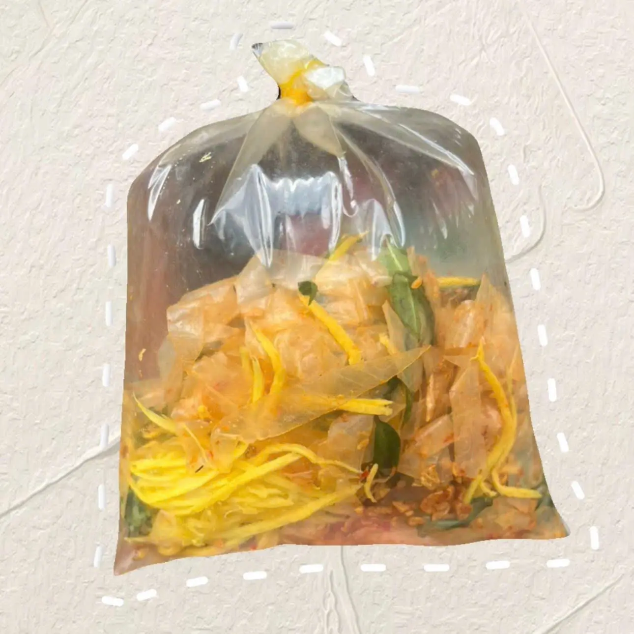 Hình ảnh Bánh Tráng Trộn Tỏi Ớt Xoài Tép ( 3 trứng cút ) - Cay sẵn