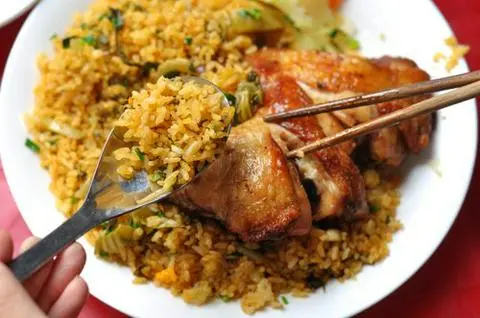 Hình ảnh Cơm Rang Gà Sốt Dưa