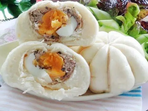 Hình ảnh Bánh bao trứng muối