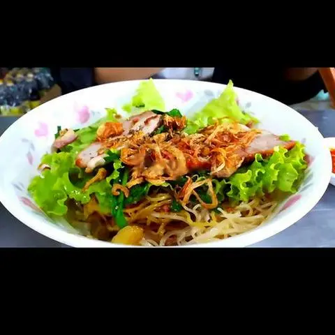 Hình ảnh Mì vàng Giò heo