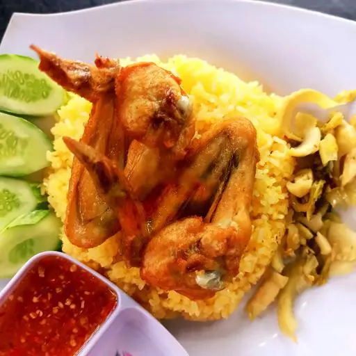 Hình ảnh Cơm gà xối mỡ 2 cánh - gà ta