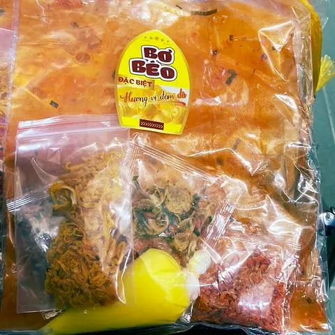 Hình ảnh Bánh tráng cuốn bơ béo đặc biệt