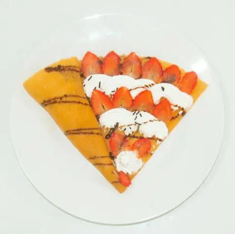 Hình ảnh Crepes Strawberry Whip