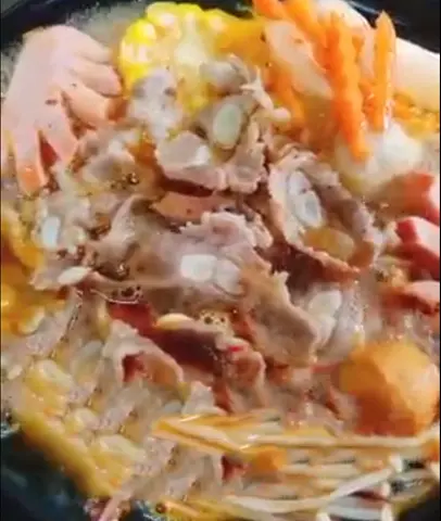 Hình ảnh Combo Mì Cay Bò + Sườn Sụn+ Trà Quất
