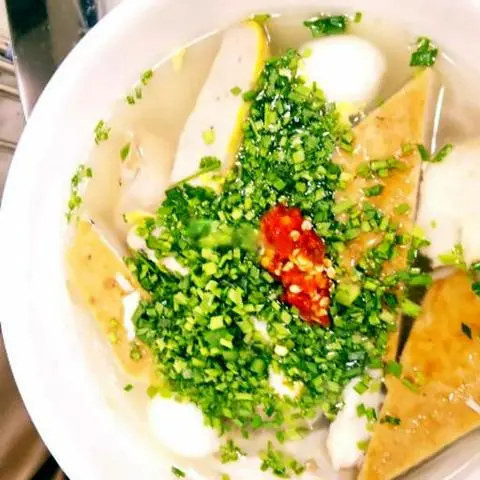 Hình ảnh Bánh canh chả cá hấp - trứng cút