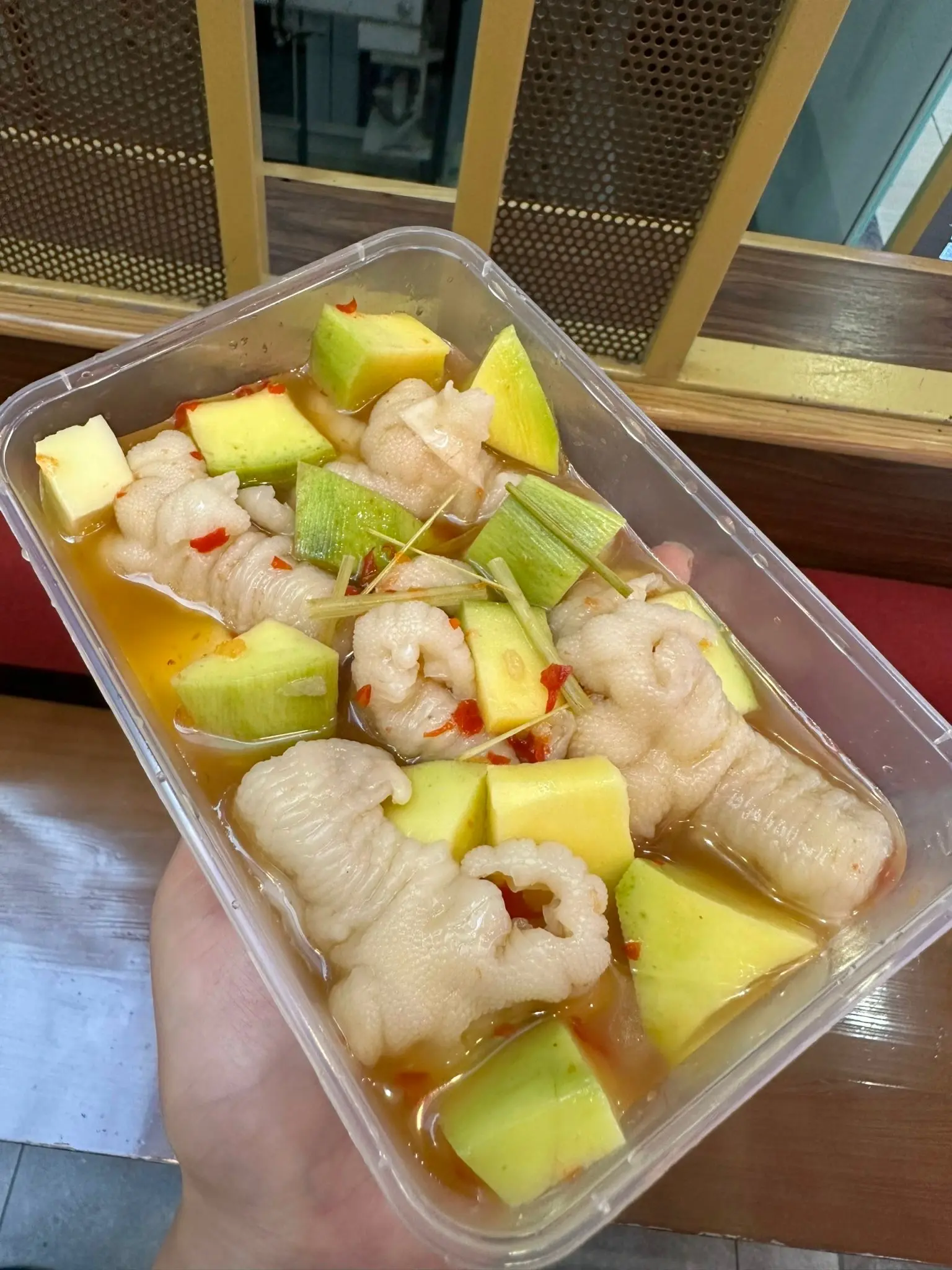 Hình ảnh Chân Gà Rút Xương Sả Ớt (4 Chân)
