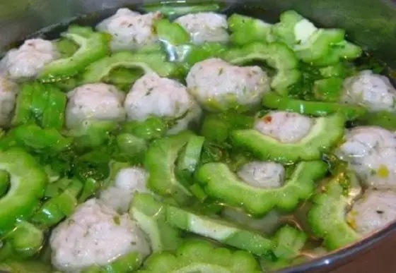 Hình ảnh Khổ qua nấu cá thác lác
