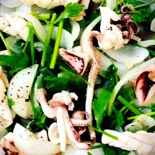 Hình ảnh Cơm mực xào củ hành