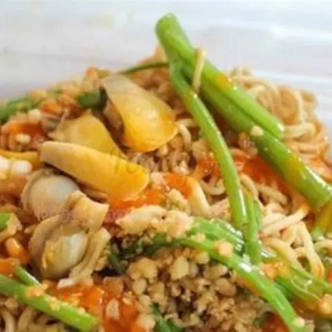 Hình ảnh Ốc muỗng xào mì