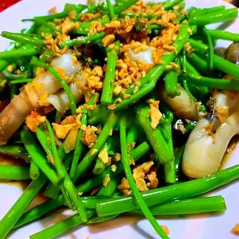 Hình ảnh Ốc móng tay xào rau muống