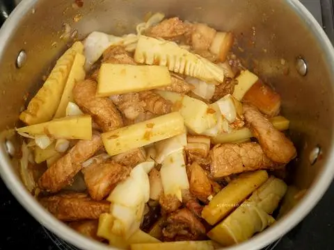 Hình ảnh Cơm thịt kho măng