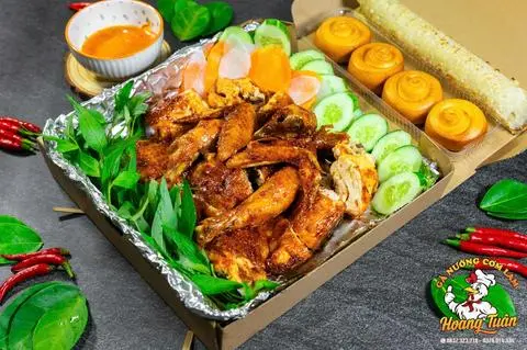 Hình ảnh 1 Gà Quay Sốt Mật Ong + 1 Ống Cơm Lam + 4 Bánh Bao
