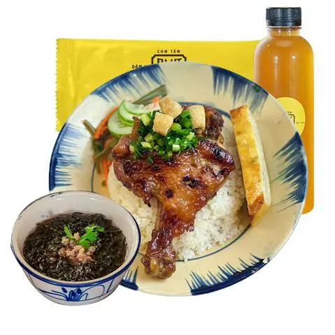 Hình ảnh Combo Đùi Gà + 1 món + Canh + Khăn + Nước tùy chọn