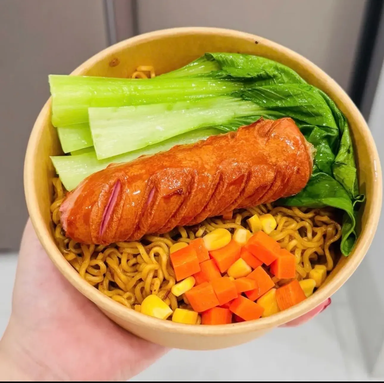 Hình ảnh Mì trộn xúc xích